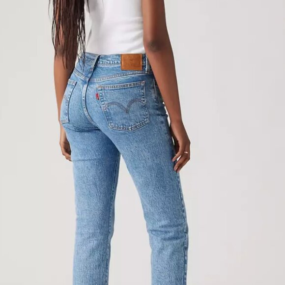 Wedgie Fit Straight Women's Jeans Medium Wash 25W x 26L - Picture 2 of 6